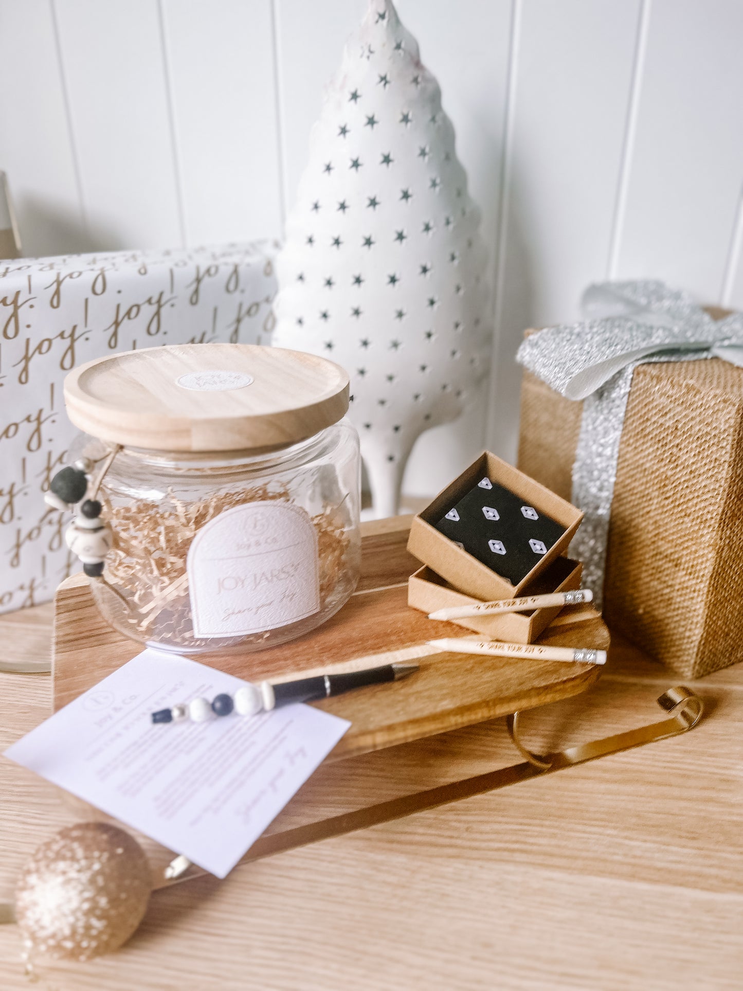 MONOCHROME MOMENT GIFT BUNDLE