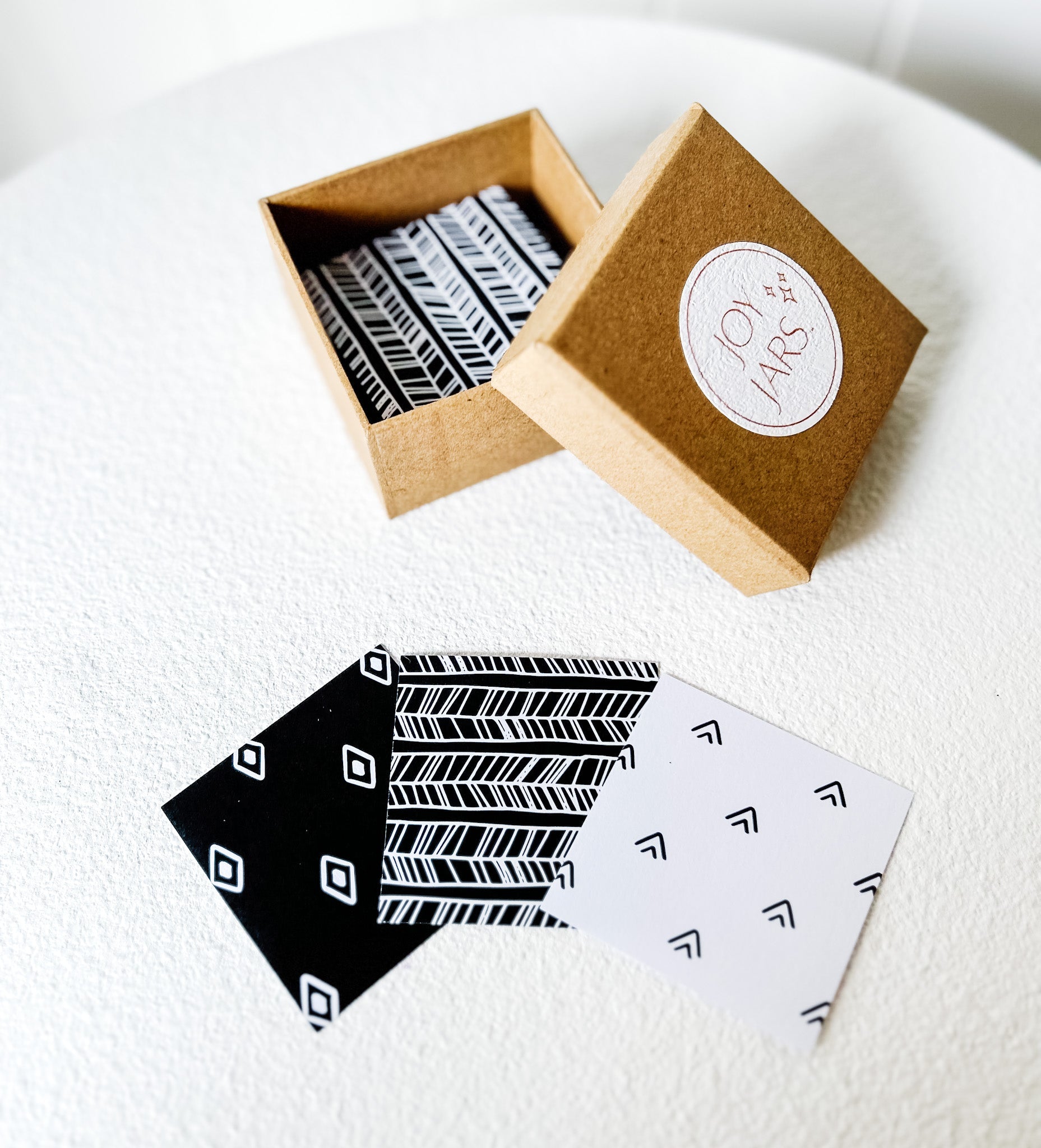 MONOCHROME MOMENT JOY NOTE BOX - Joy & Co.